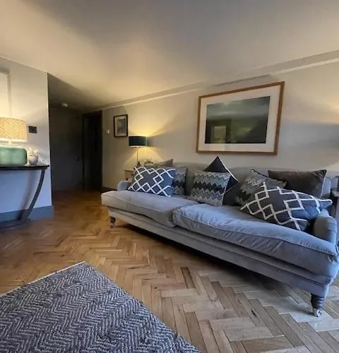 Hidden Stay, Elegant With Free Parking Apartament *